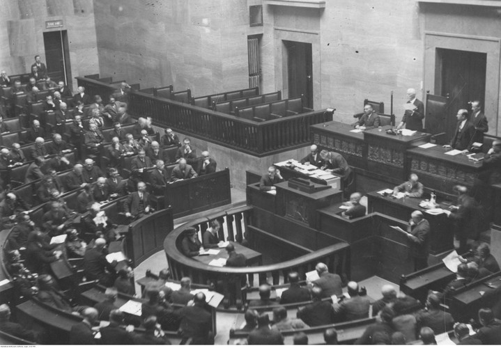 Obrady Sejmu pod przewodnictwem marszałka Sejmu Ignacego Daszyńskiego