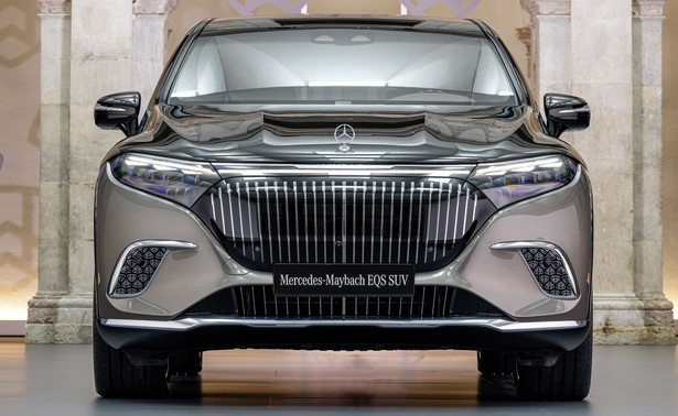 Mercedes-Maybach EQS 680 SUV