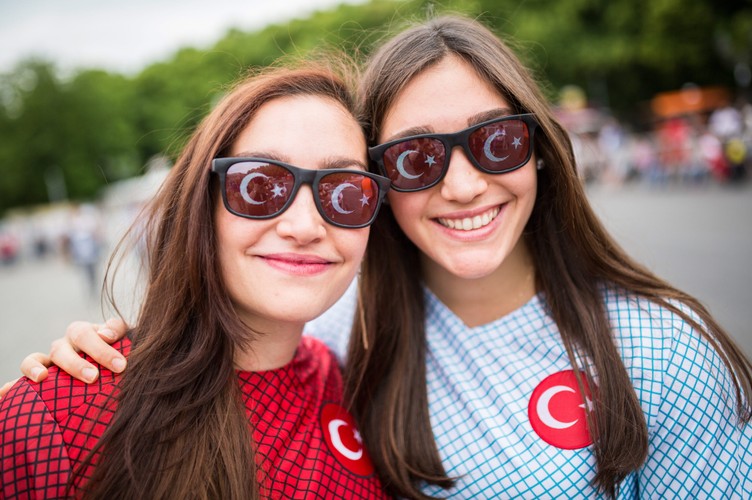 Futbolowa gorączka ogarnęła nie tylko mężczyzn. Zobacz fanki Euro 2016