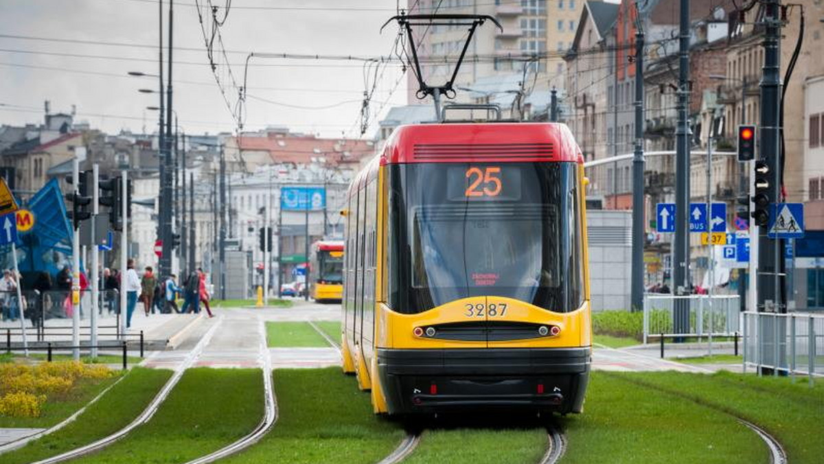 Dobra wiadomość dla pasażerów stołecznej komunikacji miejskiej. W poniedziałek, 12 października, tramwaje wrócą na ul. 11 Listopada i Stalową w Warszawie. Związane to jest z kolejnym etapem modernizacji trasy Dworzec Wileński – Żerań Wschodni.