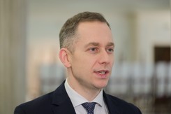 'Dlaczego 800 plus od nowego roku, a nie teraz?'