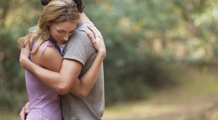 Így látja a párját a férfi és a nő menstruáció előtti napokban