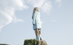 Artystyczna prowokacja czy hołd? Amerykanin postawił pomnik Melanii Trump w jej rodzinnej miejscowości