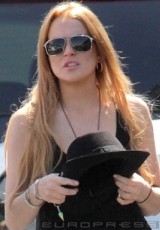 30894_lindsay-lohan-160-d0001EBCC3ff5f14c9a10