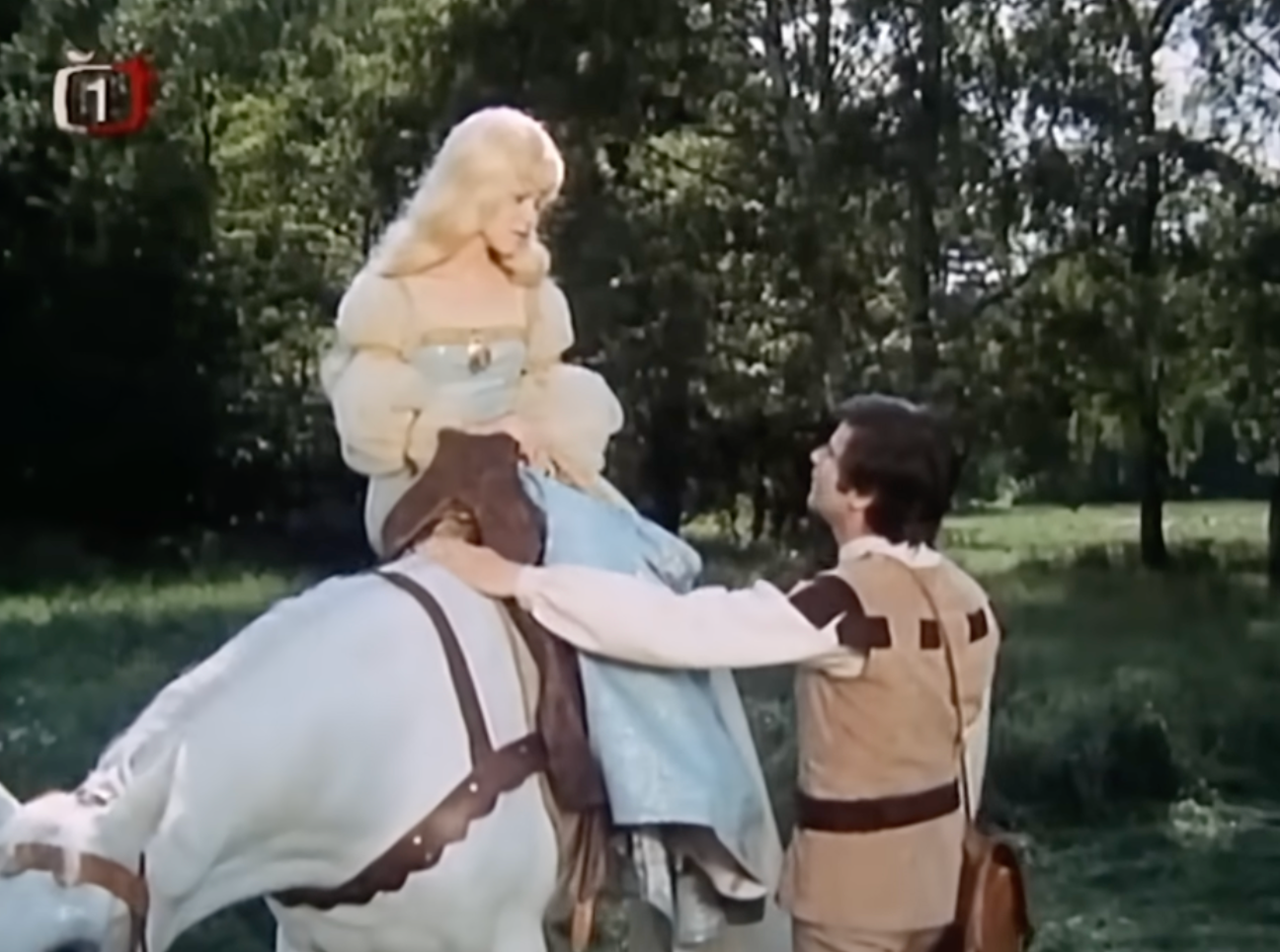 Jorga Kotrbová ako rozprávková Zlatovláska.