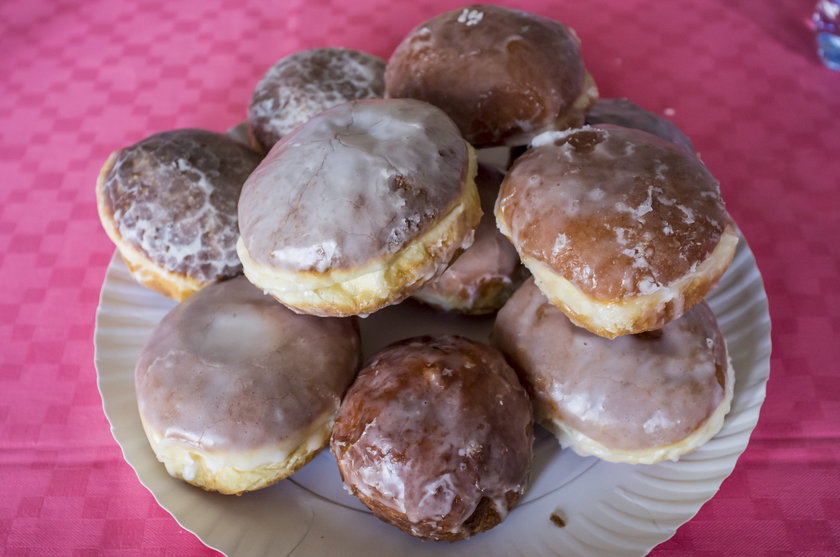 Mistrzostwa pączkożerców. 10 sztuk w nieco ponad 6 minut!