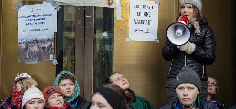 Protest przeciw farmie wiatrowej w Norwegii. Do demonstrujących dołączyła Greta Thunberg