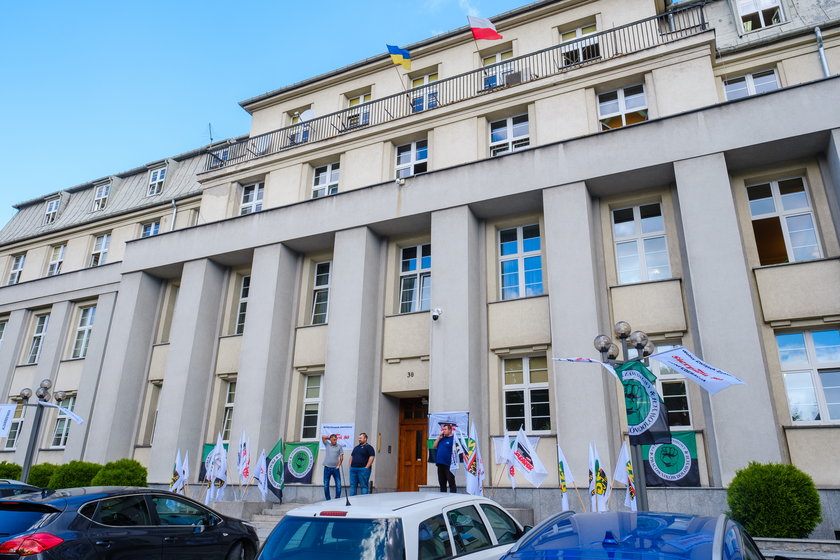 Związkowcy chcą podwyżek i przyjazdu na Śląsk ministra Sasina
