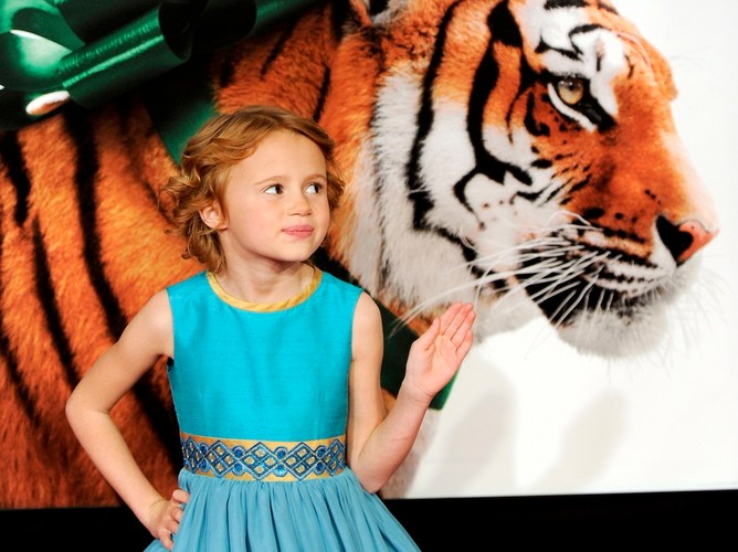 Maggie Elizabeth Jones