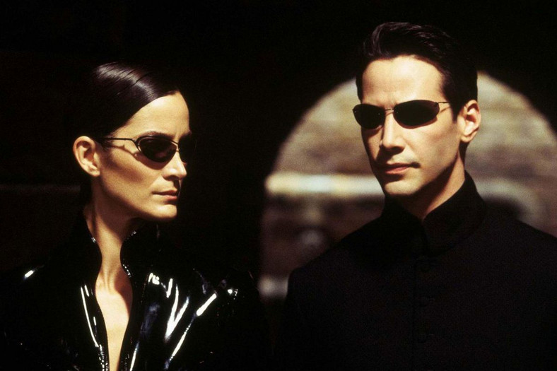 Carrie-Anne Moss i Keanu Reeves w filmie "Matrix"