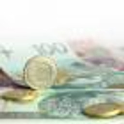 Po zmianach proponowanych przez "Solidarność" płaca minimalna byłaby wyższa o 293 zł