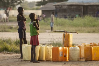 Ciężarówka z 10 tonami żywności dotarła do Sudanu Południowego