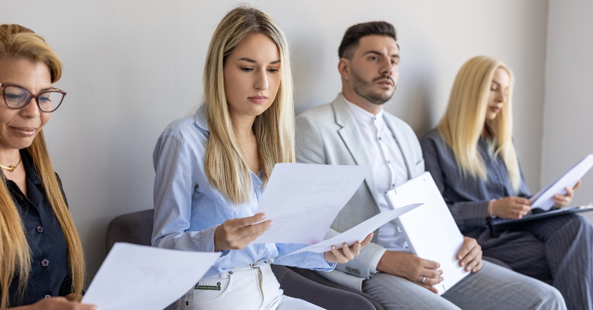 Co się zmienia na rynku pracy w 2026 r.? „Firmy nie rekrutują już na zapas, budżety są dokładniej liczone” [WYWIAD]