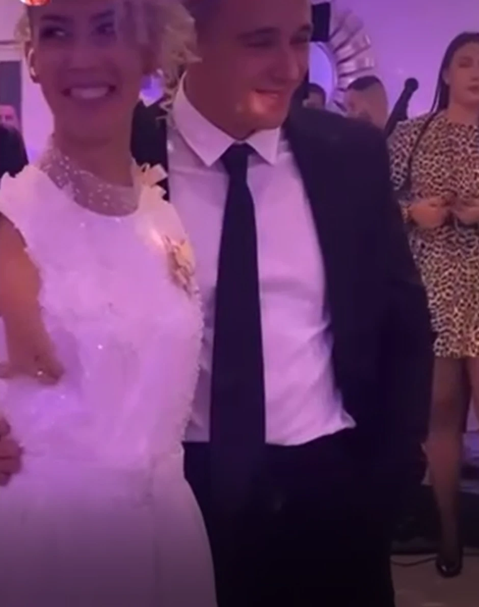 Devojka sa krilima, venčanje