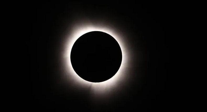 L'éclipse solaire totale visible depuis l'Amérique du Nord a poussé certaines personnes à des gestes extrêmes et désespérés