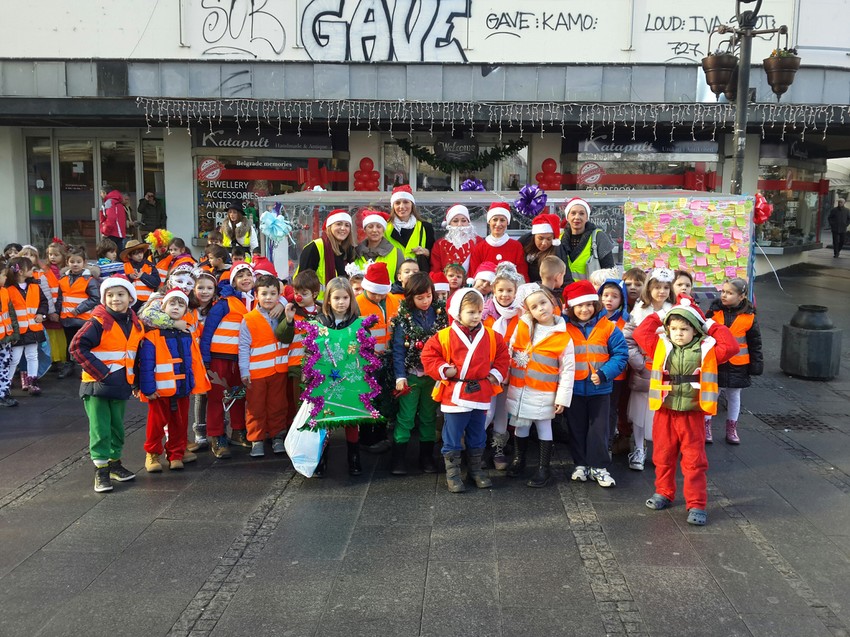 Deca su paketiće ostavila u kutiji na Trgu