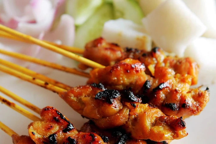 MALAYSIA SOUTH EAST ASIA FOOD FAVORITES SATAY