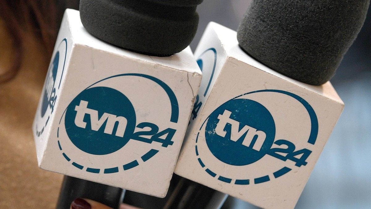 Mikrofony telewizji TVN24 na Kongresie 590 w Jasionce