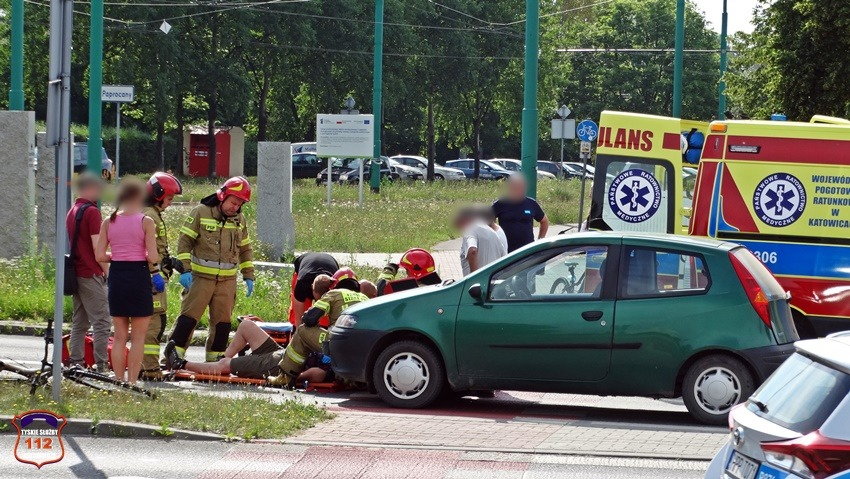 Potrącenie rowerzystki na przejściu dla pieszych - 28.06.2022 - autor: 112tychy.pl