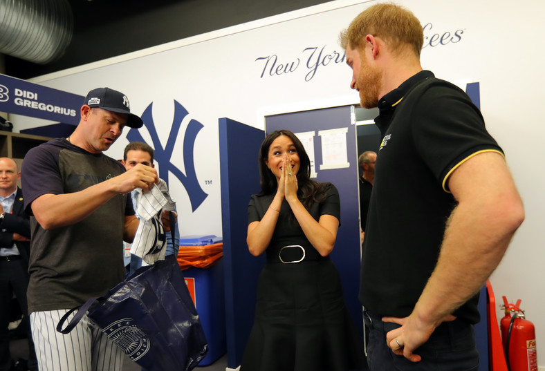 Meghan i Harry podczas spotkania z drużyną baseballową New York Yankees (przed ich meczem z Boston Red Sox). Londyn 29 czerwca 2019 roku. 