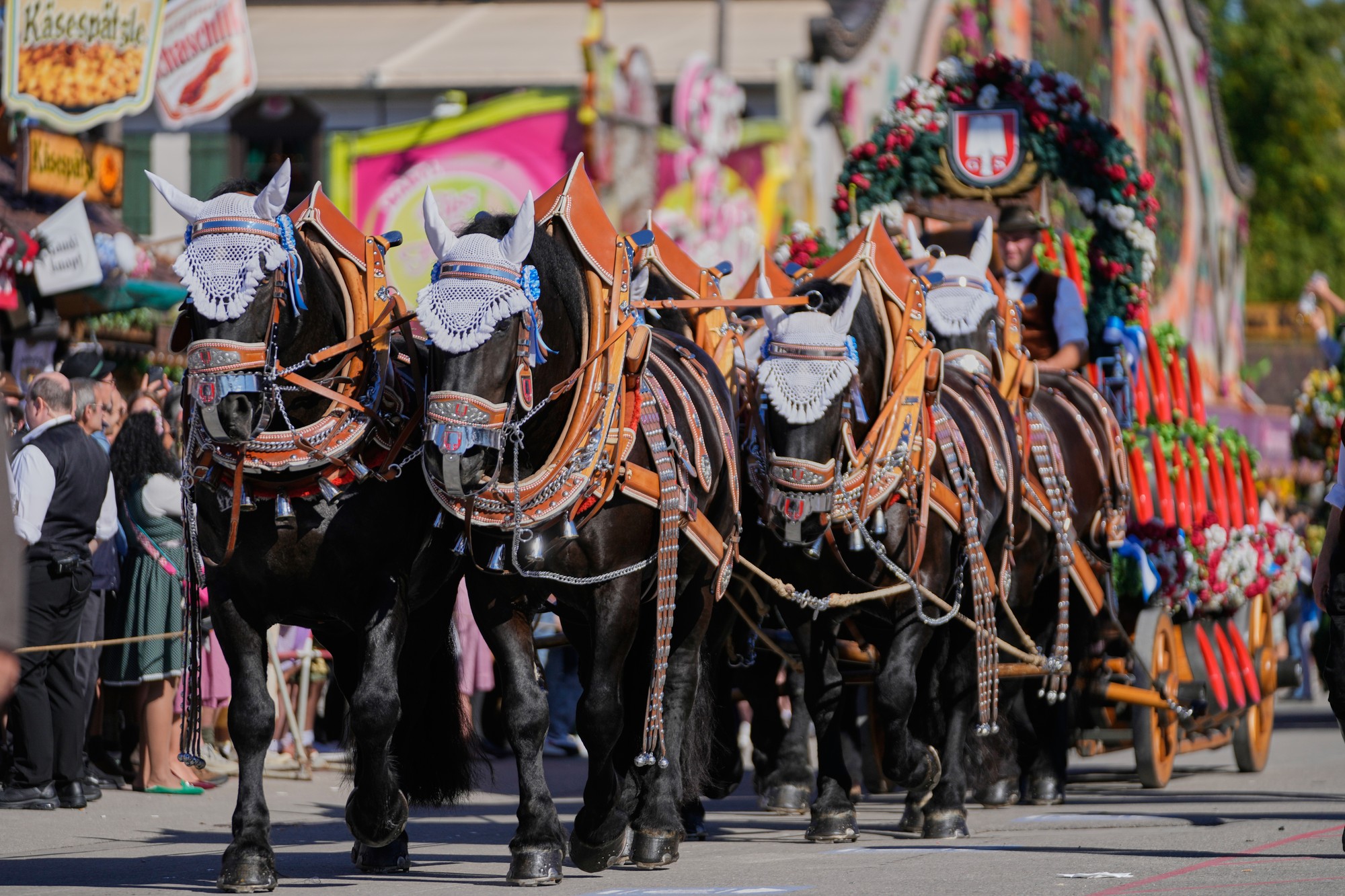 V Mníchove sa začal 191. ročník pivného festivalu Oktoberfest.