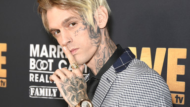 Oskarżył partnerkę o znęcanie fizyczne, teraz urodzi mu dziecko. Aaron Carter będzie ojcem