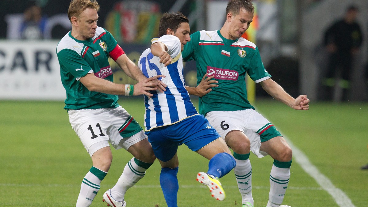 Śląsk Wrocław awansował po bardzo słabym i przegranym 0:1 (0:1) meczu z Buducnostią Podgorica do III rundy kwalifikacji Ligi Mistrzów. Mistrz Polski zaprezentował się w starciu z Czarnogórcami bardzo słabo, do końca musiał drżeć o wynik dający awans.