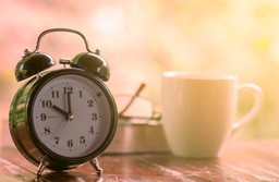 Umowa zlecenia 2025. Co się zmieni? Za zawarcie umowy z pracownikiem pracodawcy może grozić kara. Sprawdź, w jakich sytuacjach