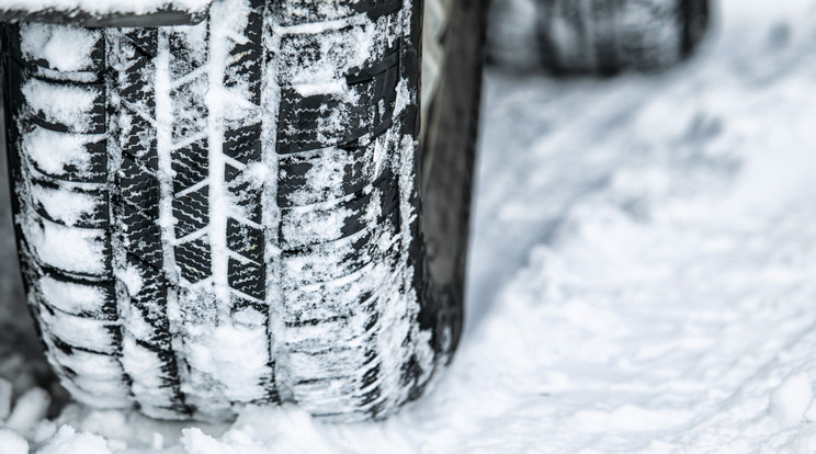 Hétvégén érkezik az első országos havazás az idei téli szezonban. Akár 10-15 centiméteres hólepel is belépheti az utakat. / Illusztráció: Northfoto