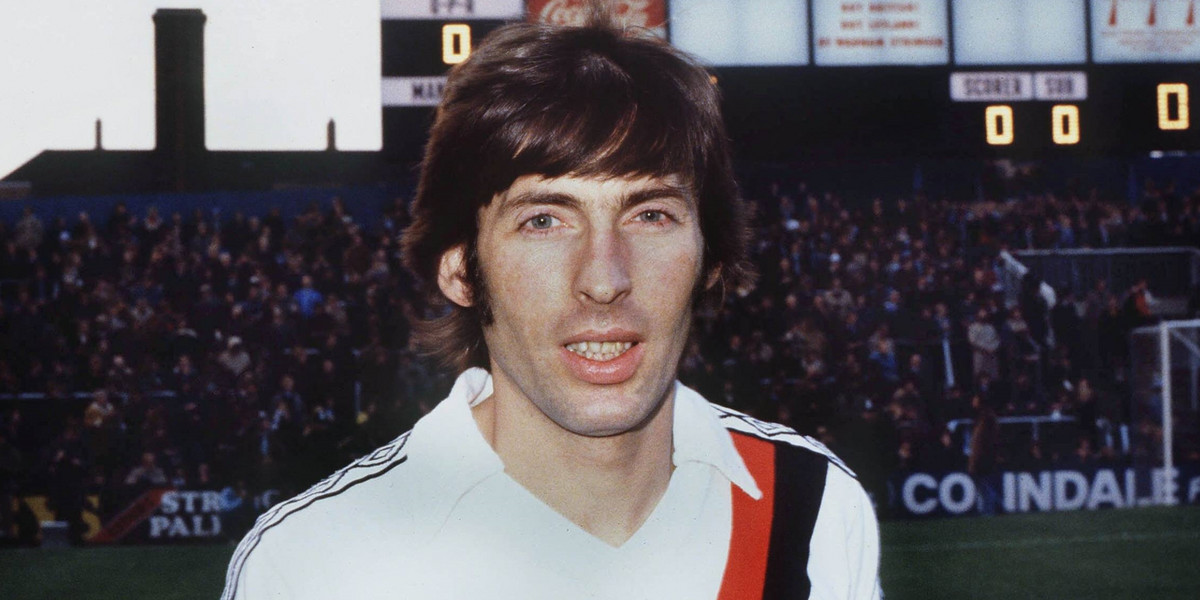 Jeden z najwybitniejszych polskich piłkarzy w historii Kazimierz Deyna zginął w wypadku samochodowym pod San Diego 1 września 1989 roku. Miał zaledwie 42 lata.