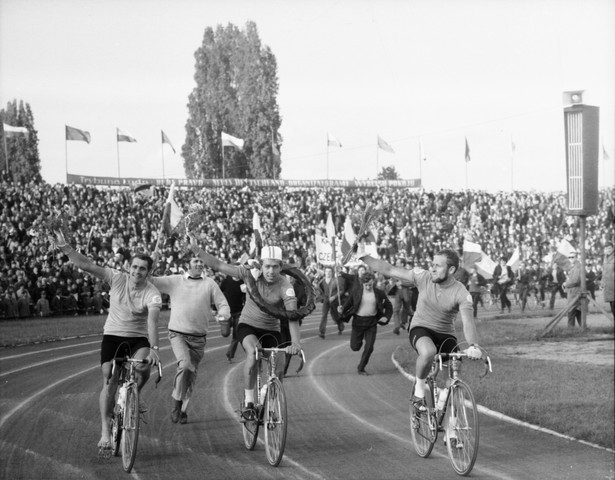 Wyścig Pokoju (1970 r.). Od lewej: Ryszard Szurkowski, Zenon Czechowski i Zygmunt Hanusik