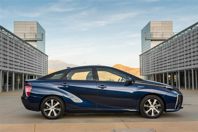 Toyota Mirai – na ogniwa wodorowe