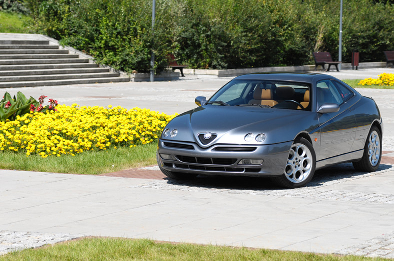 Alfa Romeo GTV 2.0 Turbo - Radość z jazdy dla dwojga