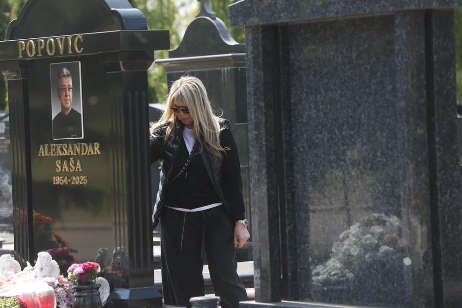 Novo bežanijsko groblje rođendan Saše Popovića