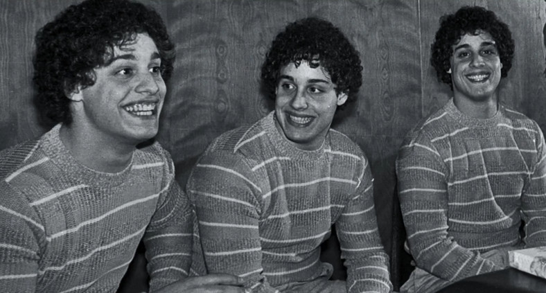 "Three Identical Strangers": kadr z filmu