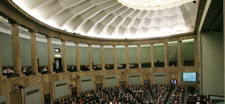 Jak powstaje nowa ustawa? Poznaj przebieg procesu legislacyjnego