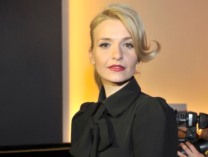 Joanna Koroniewska, gwiazda 'M jak miłość', zdaniem Super Expressu otrzymuje 2100 zł za dzień zdjęciowy.