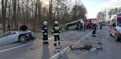 11 rannych po zderzeniu busa z osobówką na Podkarpaciu