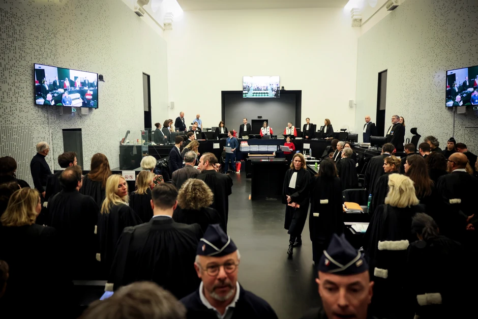 Advokati i sudija u Vanu prvog dana suđenja hirurgu Žoelu Le Skuarneku