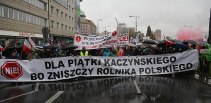 Protest rolników w Warszawie. Zablokowali kluczową trasę