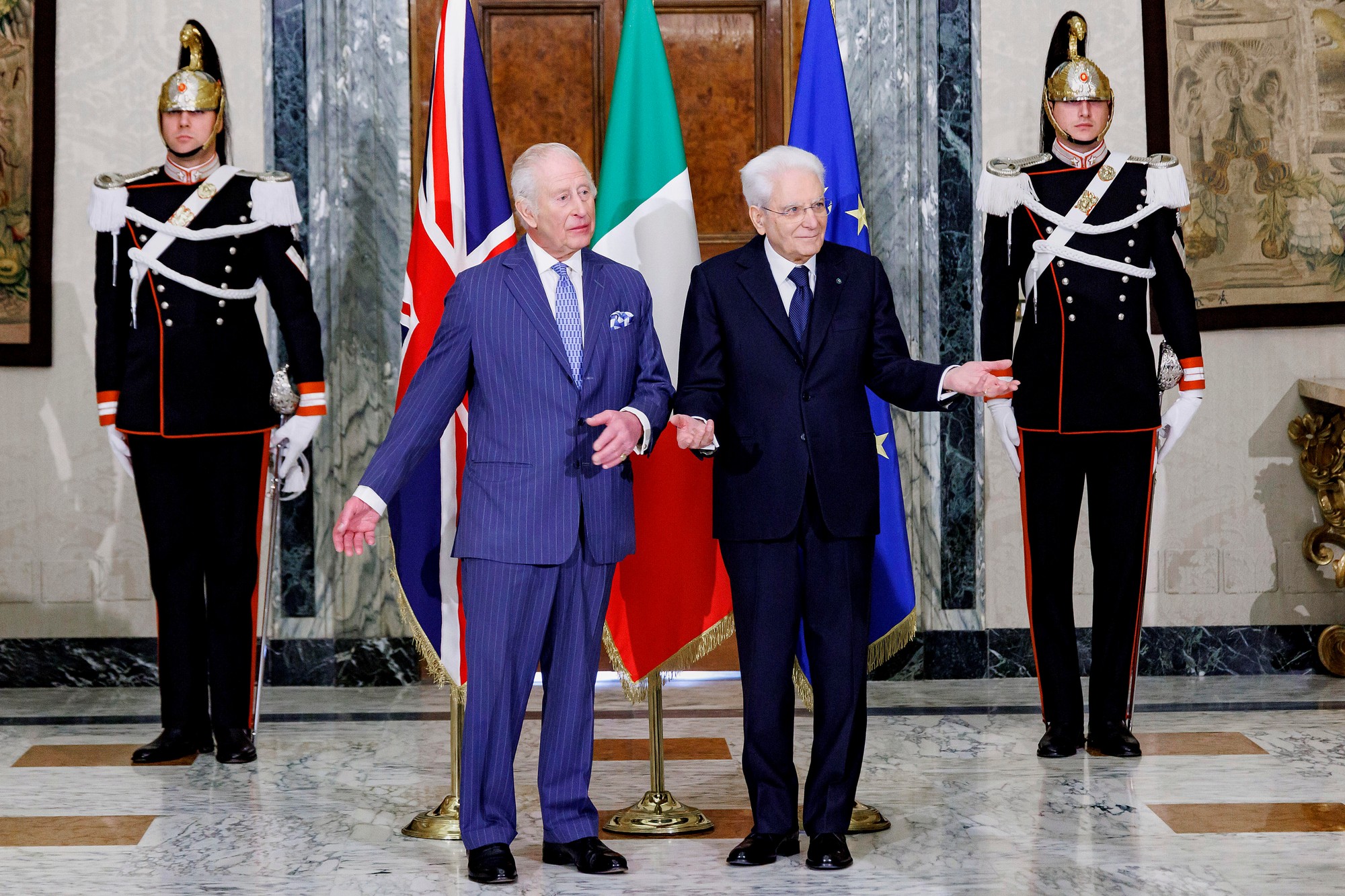 Britský kráľovský pár sa stretol s prezidentom Mattarellom.