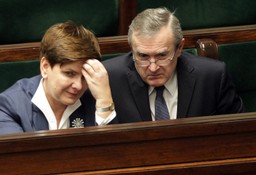 Szydło: Poprawka dotycząca dodacji dla szkoły o. Rydzyka będzie procedowana