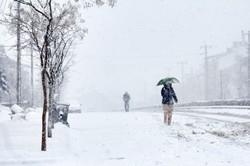 Alarm pogodowy! Śnieg nie odpuści, a w nocy uderzy mróz nawet do -14 stopni Celsjusza!