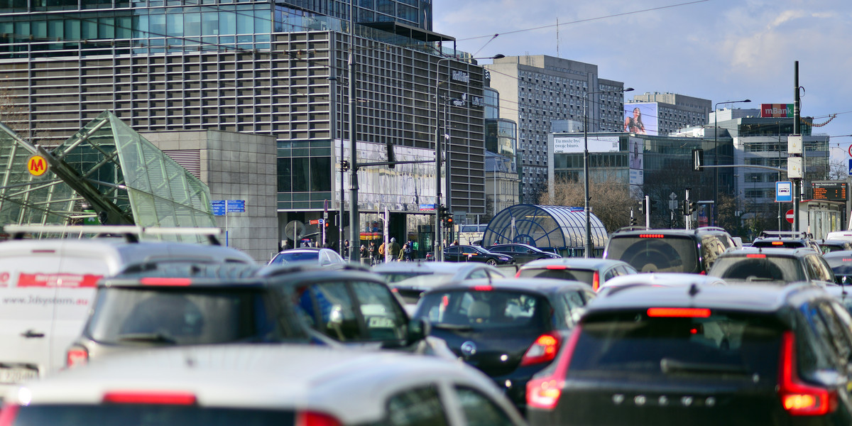 W lutym br. Parlament Europejski zatwierdził nowe cele redukcji do roku 2035 emisji CO2 wytwarzanych przez nowe samochody osobowe i dostawcze o 100 proc. w stosunku do roku 2021