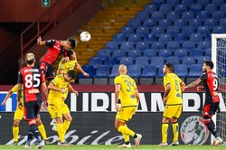 Filip Jagiełło z asystą, Genoa zostaje w Serie A. Lecce trzecim spadkowiczem
