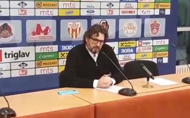 Andrea Trinkijeri na konferenciji za medije nakon trijumfa nad FMP-om u polufinalu Kupa Radivoja Koraća