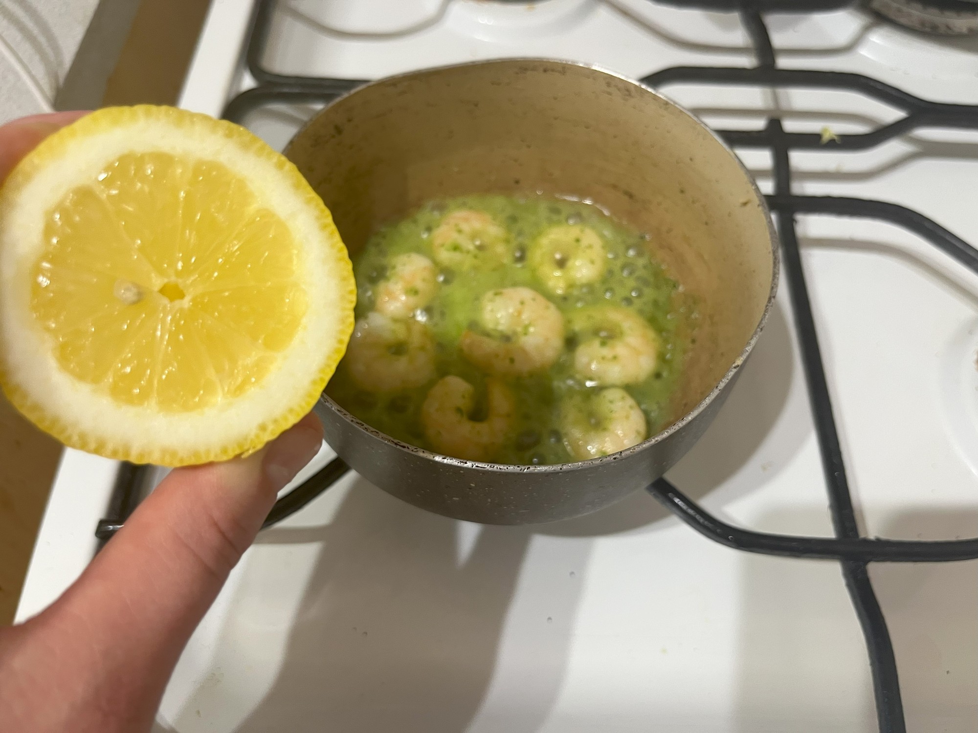 Jarná poké bowl s medvedím cesnakom a krevetami: Krok 4