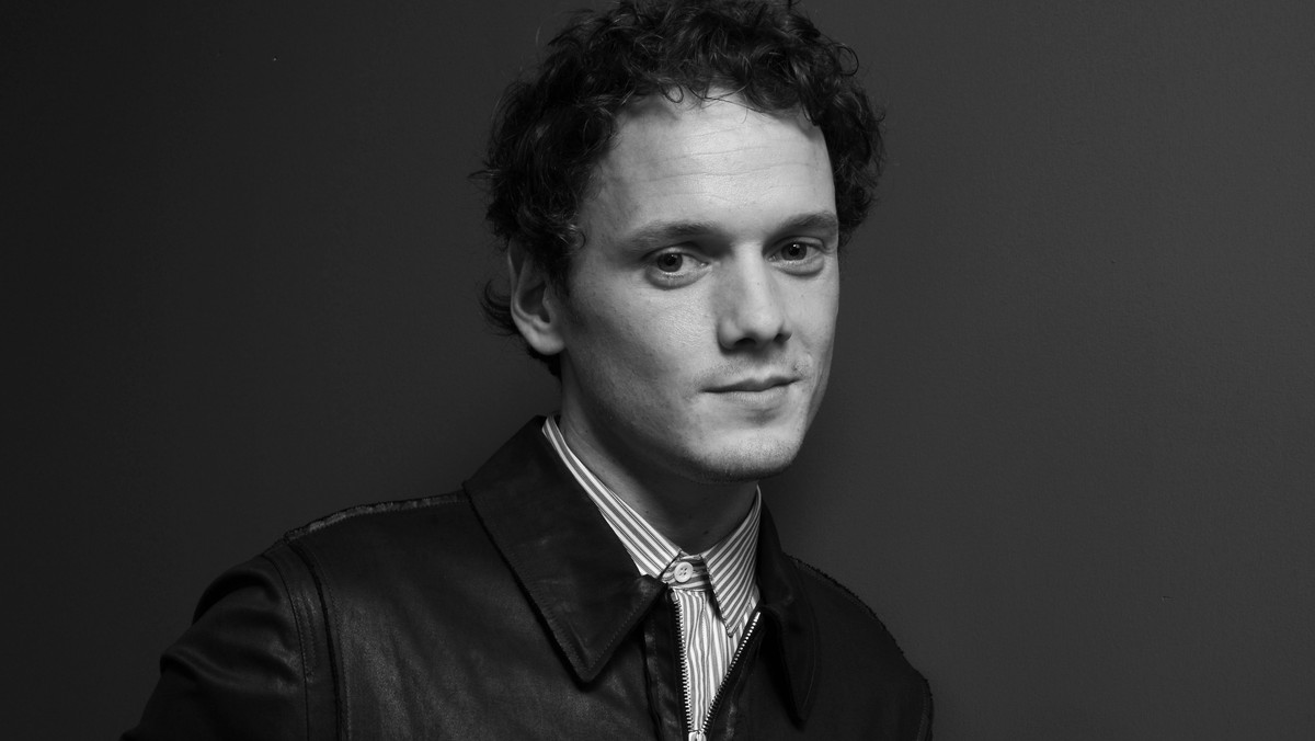 Anton Yelchin, aktor znany z serii "Star Trek" i filmów takich jak "Alpha Dog" czy "Terminator - Ocalenie", nie żyje. Zginął w wieku 27 lat w wypadku samochodowym na terenie swojej posesji w Los Angeles.