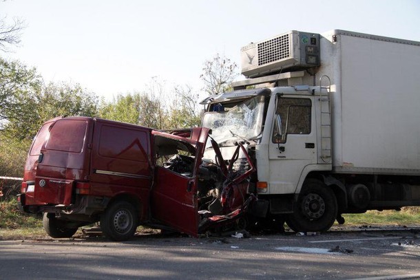 wypadek nowe miasto samochody 1