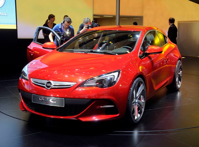 Prezentacja Opla Astry GTC